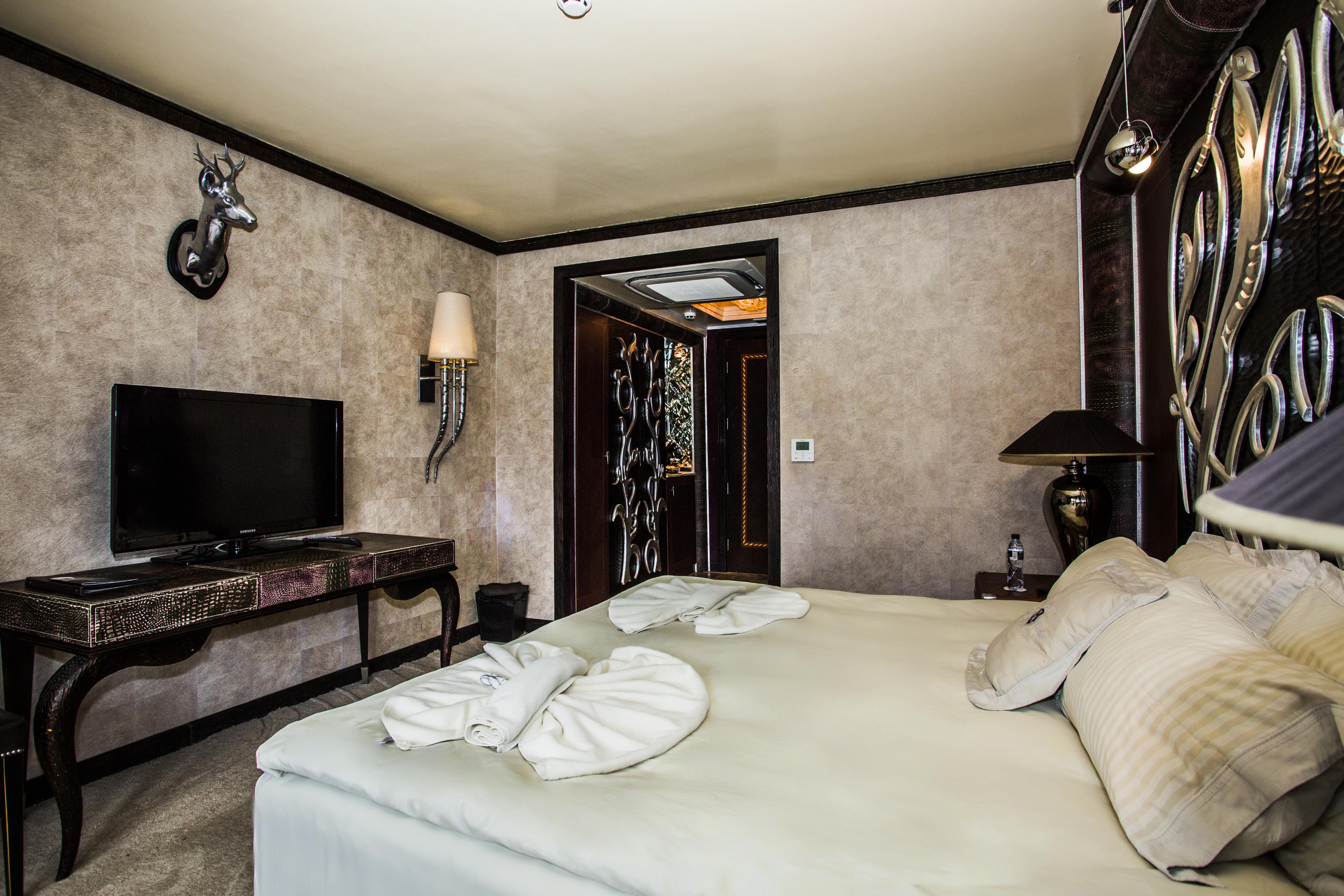 Royal Castle Design & Spa 埃勒尼特 外观 照片